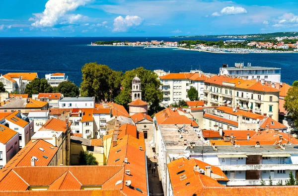 Vista aérea del casco antiguo de Zadar en Croacia —  Fotos de Stock