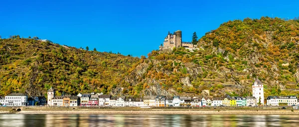 Château de Katz au-dessus de la ville de Sankt Goarshausen dans les gorges du Rhin, Allemagne — Photo