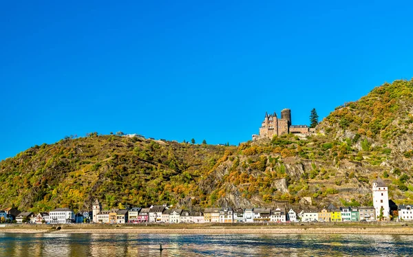 Château de Katz au-dessus de la ville de Sankt Goarshausen dans les gorges du Rhin, Allemagne — Photo