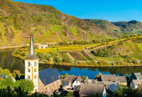 Eglise Saint-Laurent à la Moselle Bow - Bremm, Allemagne — Photo