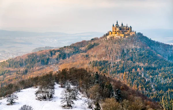 Zimowy widok zamku Hohenzollern, Niemcy — Zdjęcie stockowe