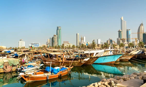 Hagyományos halászhajók Kuvaitváros — Stock Fotó