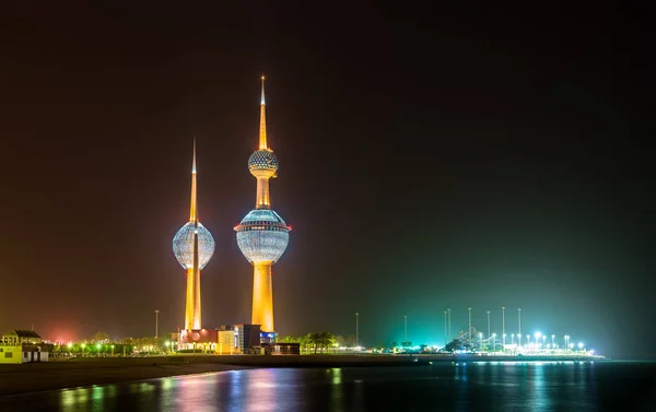 View of the Kuwait Towers at night — Stock Photo, Image