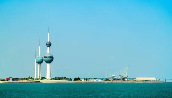 Panorama de la ciudad de Kuwait en el Golfo Pérsico — Foto de Stock