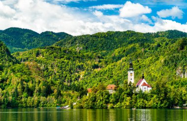 Kilise Slovenya Bled adada Meryem Varsayım