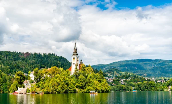 Igreja da Assunção de Maria em Bled Island, na Eslovénia — Fotografia de Stock