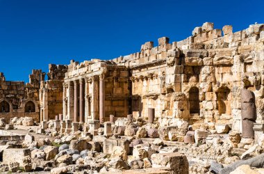 Lübnan'daki Baalbek, Jüpiter Tapınağı nın büyük mahkeme