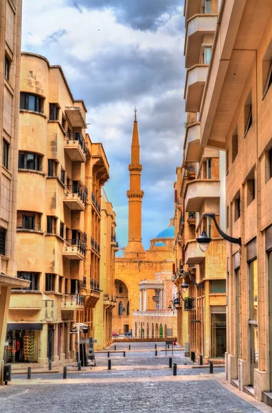 Minaret van de moskee van Mohammed Al-Amin in Beiroet, Libanon — Stockfoto