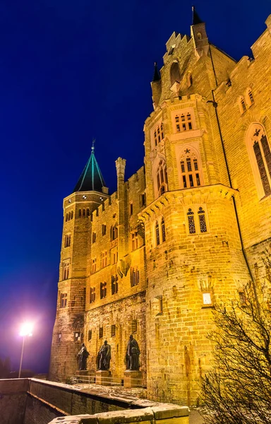 Vista noturna do Castelo de Hohenzollern, na Alemanha — Fotografia de Stock