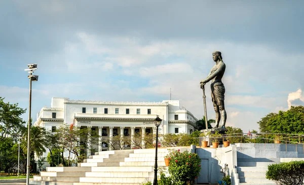 Lapu-lapu-Denkmal im rizal park - manila, die philippinen — Stockfoto