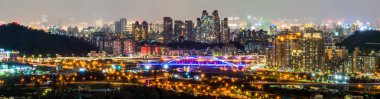 Yeni Taipei şehir gece manzarası. Tayvan