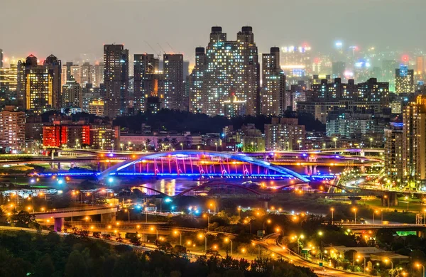 Nattvisning i New Taipei City på Bitan, Taiwan — Stockfoto