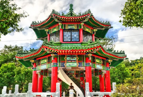 Torre del tambor en el Santuario Nacional de los Mártires Revolucionarios en Taipei, Taiwán — Foto de Stock