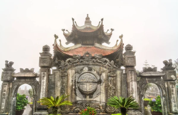 Templo budista em Ba Na Hills no Vietnã — Fotografia de Stock