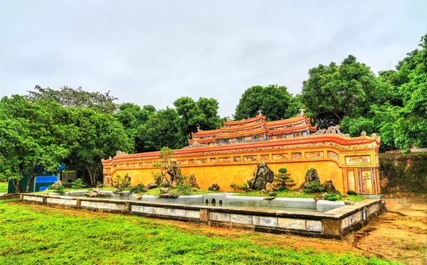 Muralha antiga na Cidade Imperial em Hue, Vietnã — Fotografia de Stock