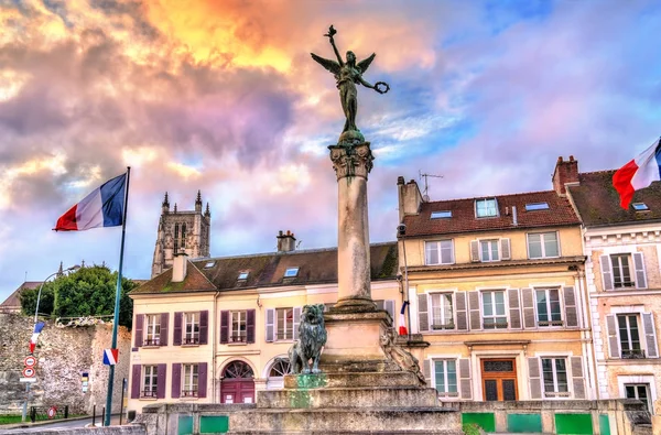 Monumento a la guerra en Meaux, región de París — Foto de Stock