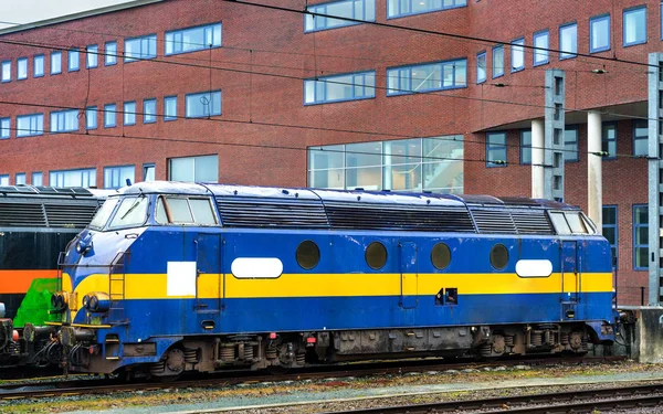 Locomotive diesel à la gare Amersfoort aux Pays-Bas — Photo