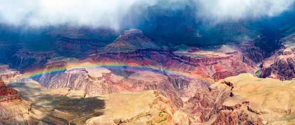 Duha nad Grand Canyon v Arizoně, USA — Stock fotografie