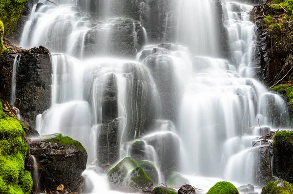 Фея потрапляє в ущелині Колумбії річки, США — стокове фото