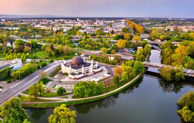 Strazburg Ulu Camii ve Fransa'da Ill Nehri