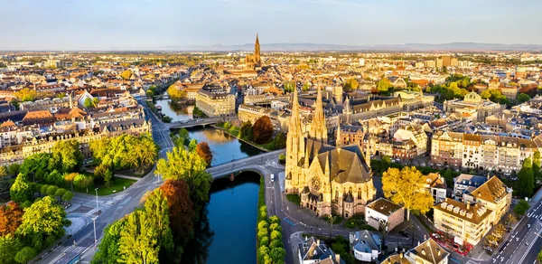 Paulskirche und Straßburger Münster - Elsass, Frankreich — Stockfoto