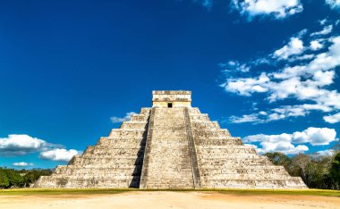 El Castillo veya Kukulkan, Meksika'da Chichen Itza ana piramit
