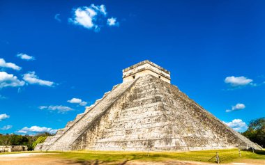 El Castillo veya Kukulkan, Meksika'da Chichen Itza ana piramit
