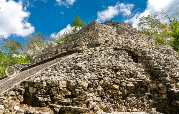 Pirámide Maya en Coba en México — Foto de Stock