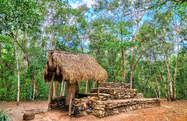 Pirámide Maya en Coba en México — Foto de Stock