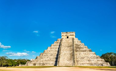 El Castillo veya Kukulkan, Meksika'da Chichen Itza ana piramit