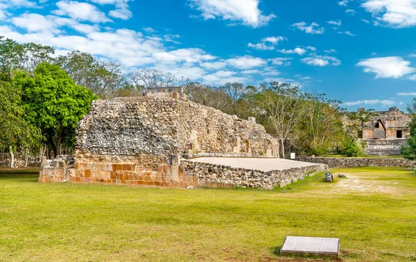 Uxmal, günümüz Meksika'sında klasik dönemin eski bir Maya kenti