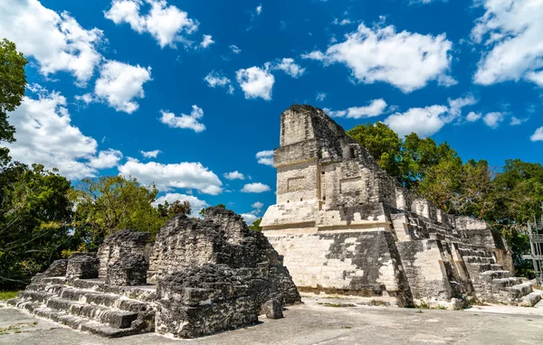 Antiguas ruinas mayas en Tikal en Guatemala — Foto de Stock