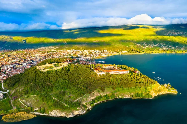 Samuels Fortress y Plaosnik en Ohrid en Macedonia del Norte — Foto de Stock