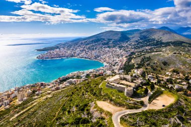 Saranda, Arnavutluk 'ta Lekuresi Kalesi havadan görünümü