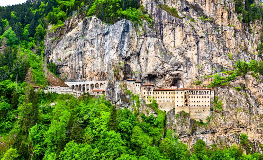 https://st4.depositphotos.com/1723045/27644/i/950/depositphotos_276440080-stock-photo-sumela-monastery-in-trabzon-province.jpg