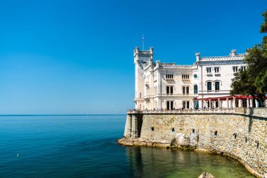 İtalya'da Trieste yakınlarındaki Miramare Kalesi