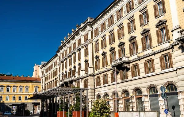 Historic buildings in the city centre of Trieste, Italy — Stock Photo, Image