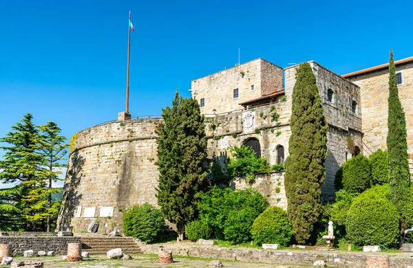 Castillo de San Giusto en Trieste, Italia — Foto de Stock