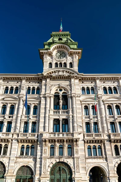 Gemeentelijk Paleis van Triëst in Italië — Stockfoto