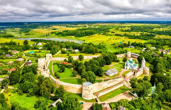 Fortaleza de Izborsk en el óblast de Pskov de Rusia —  Fotos de Stock
