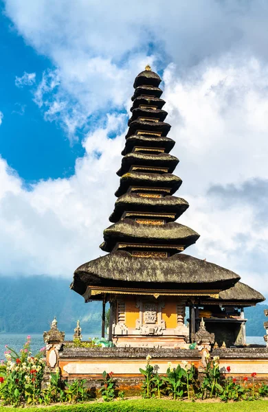 Pura ulun danu bratan tempel auf bali, indonesien — Stockfoto