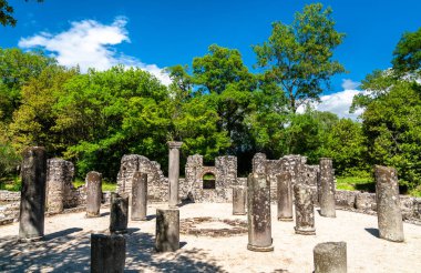 Arnavutluk'taki Butrint antik kentinin kalıntıları