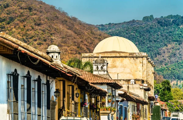 Casas tradicionales en Antigua Guatemala — Foto de Stock