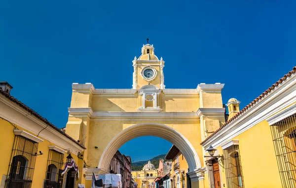 Arco de Santa Catalina en Antigua Guatemala — Foto de Stock