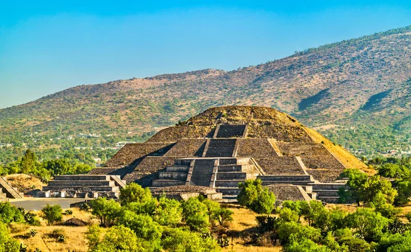 Pirâmide da Lua em Teotihuacan no México — Fotografia de Stock