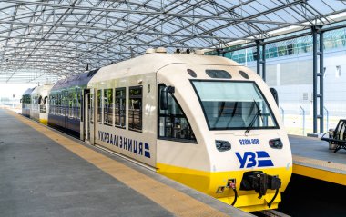 Kyiv Boryspil Ekspresi, Boryspil Uluslararası Havaalanı ile Kiev-Pasazhyrskyi Tren İstasyonu 'nu birbirine bağlayan bir tren vagonu.