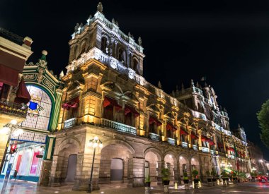 Gece Puebla Belediye Binası, Meksika