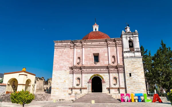 Iglesia de San Pablo en Michoacán, México —  Fotos de Stock