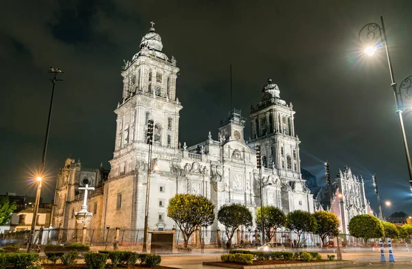 Mexico City Metropolitan Cathedral 's nachts — Stockfoto