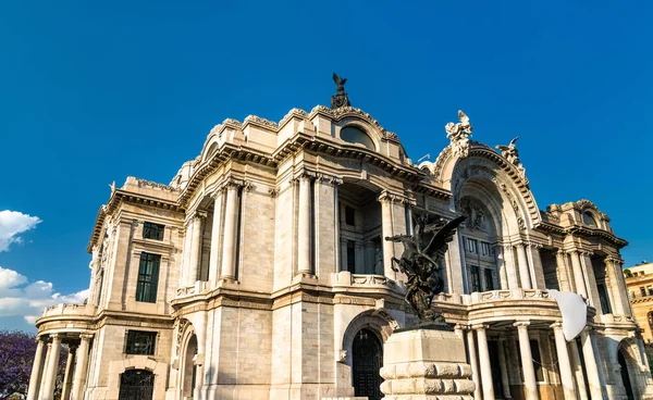 Palast der Schönen Künste in Mexiko-Stadt — Stockfoto